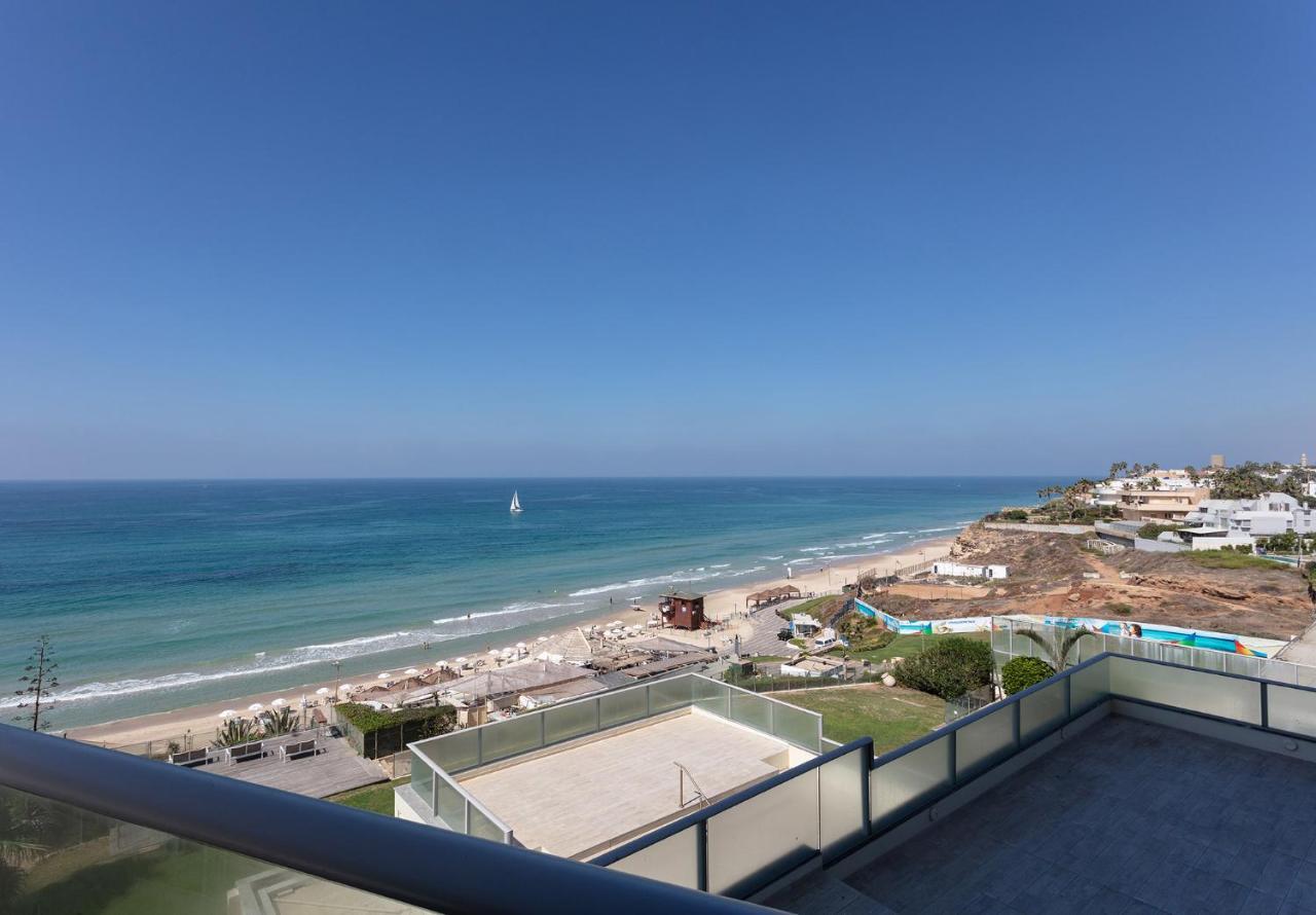 Sea View Stylish 1Br With Balcony By Beachfront Stay Herzliya Ngoại thất bức ảnh