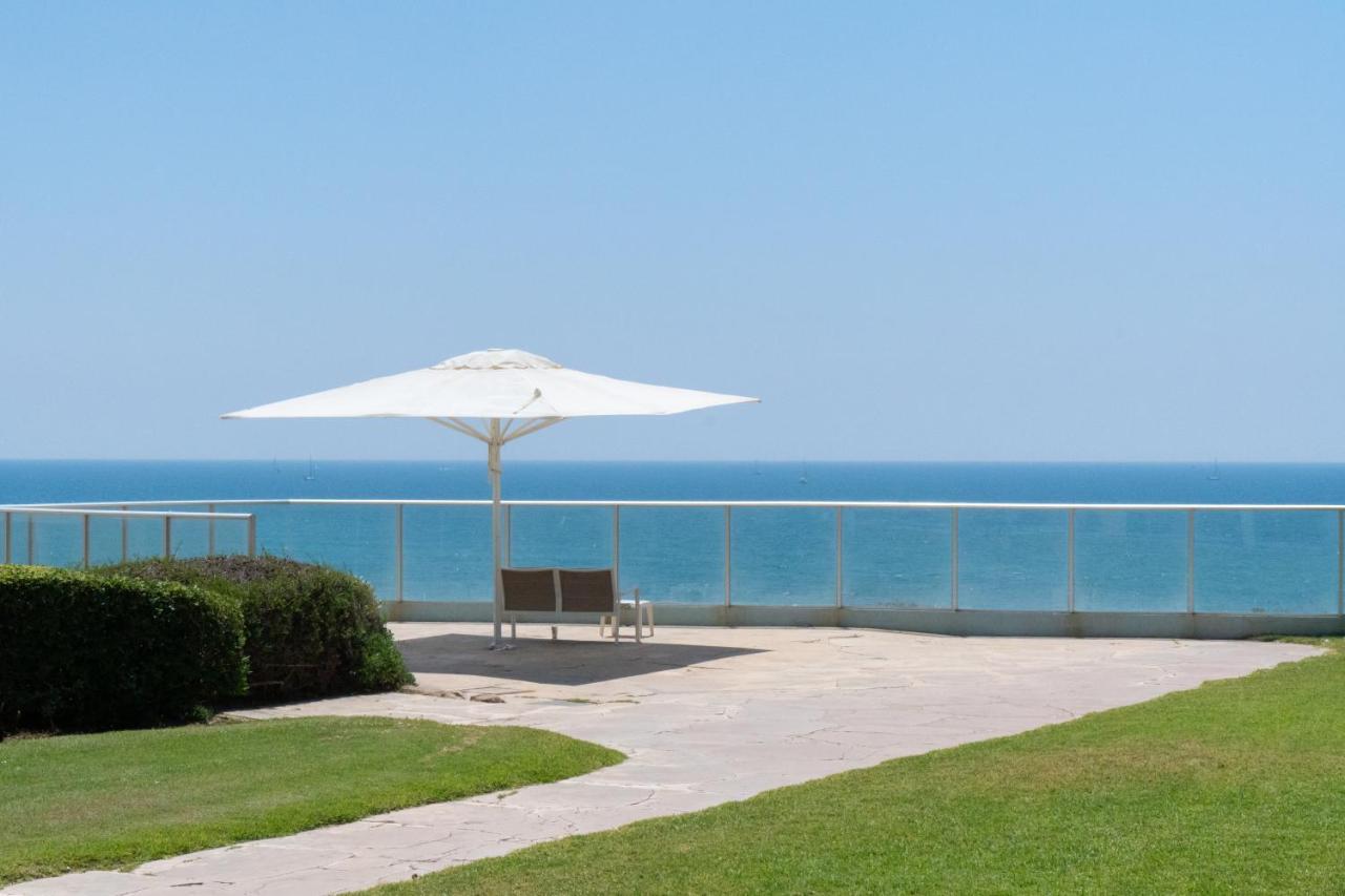 Sea View Stylish 1Br With Balcony By Beachfront Stay Herzliya Ngoại thất bức ảnh